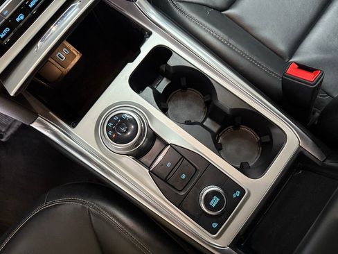 Certified 2022 Ford Explorer XLT w/ Equipment Group 202A image 39