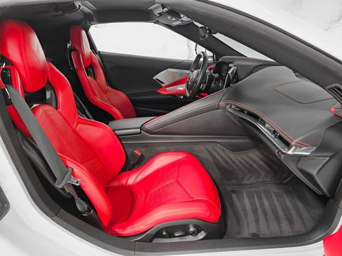 Used 2020 Chevrolet Corvette Stingray Preferred Cpe w/ 2LT Preferred Equipment Group image 2