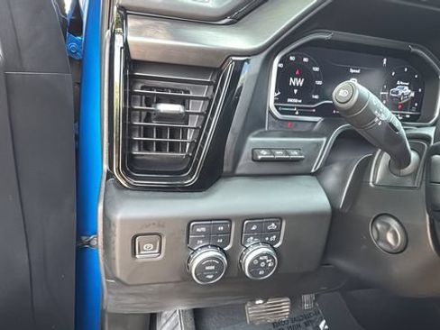 Used 2024 GMC Sierra 1500 AT4 w/ Technology Package AWD/4WD image 22
