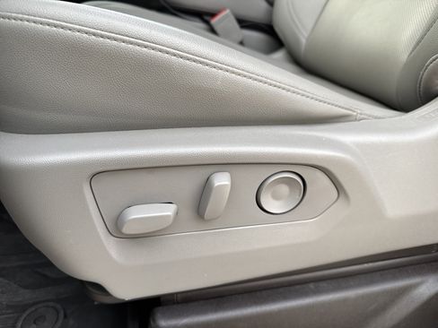 Used 2022 GMC Sierra 1500 SLT image 17