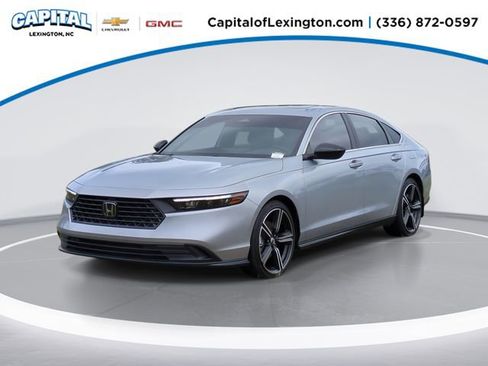 Used 2025 Honda Accord Sport image 1