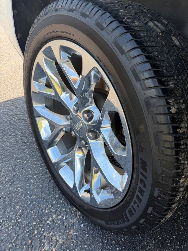 Used 2018 Cadillac Escalade Premium Luxury RWD image 5