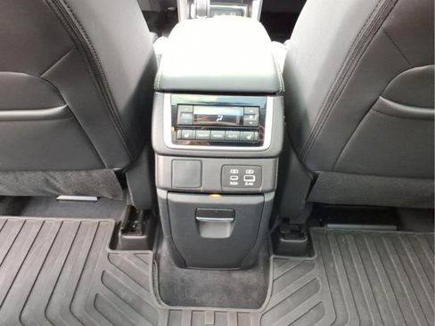 Certified 2023 Subaru Ascent Limited w/ Technology Package AWD/4WD image 8