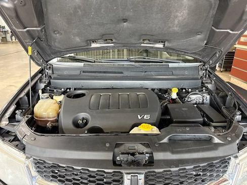 Used 2016 Dodge Journey SXT w/ Comfort/Convenience Group FWD image 28