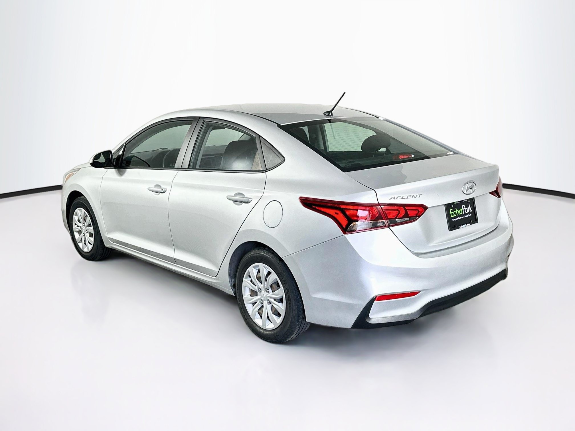 Used 2022 Hyundai Accent SE FWD image 5