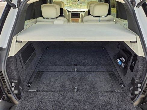 Used 2024 Land Rover Range Rover Autobiography image 13
