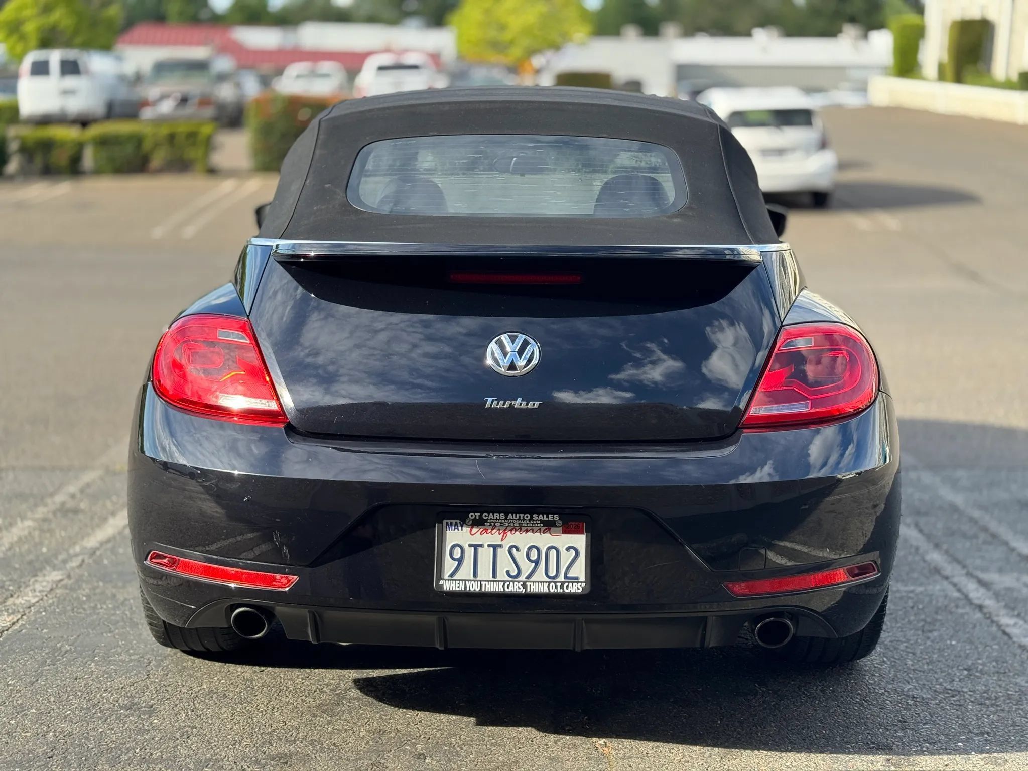 Used 2013 Volkswagen Beetle 2.0T FWD image 4