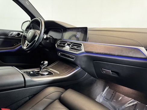 Used 2023 BMW X5 xDrive40i w/ Premium Package image 11