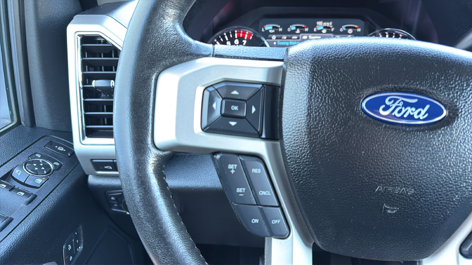 Used 2018 Ford F250 Lariat w/ Chrome Package AWD/4WD image 15
