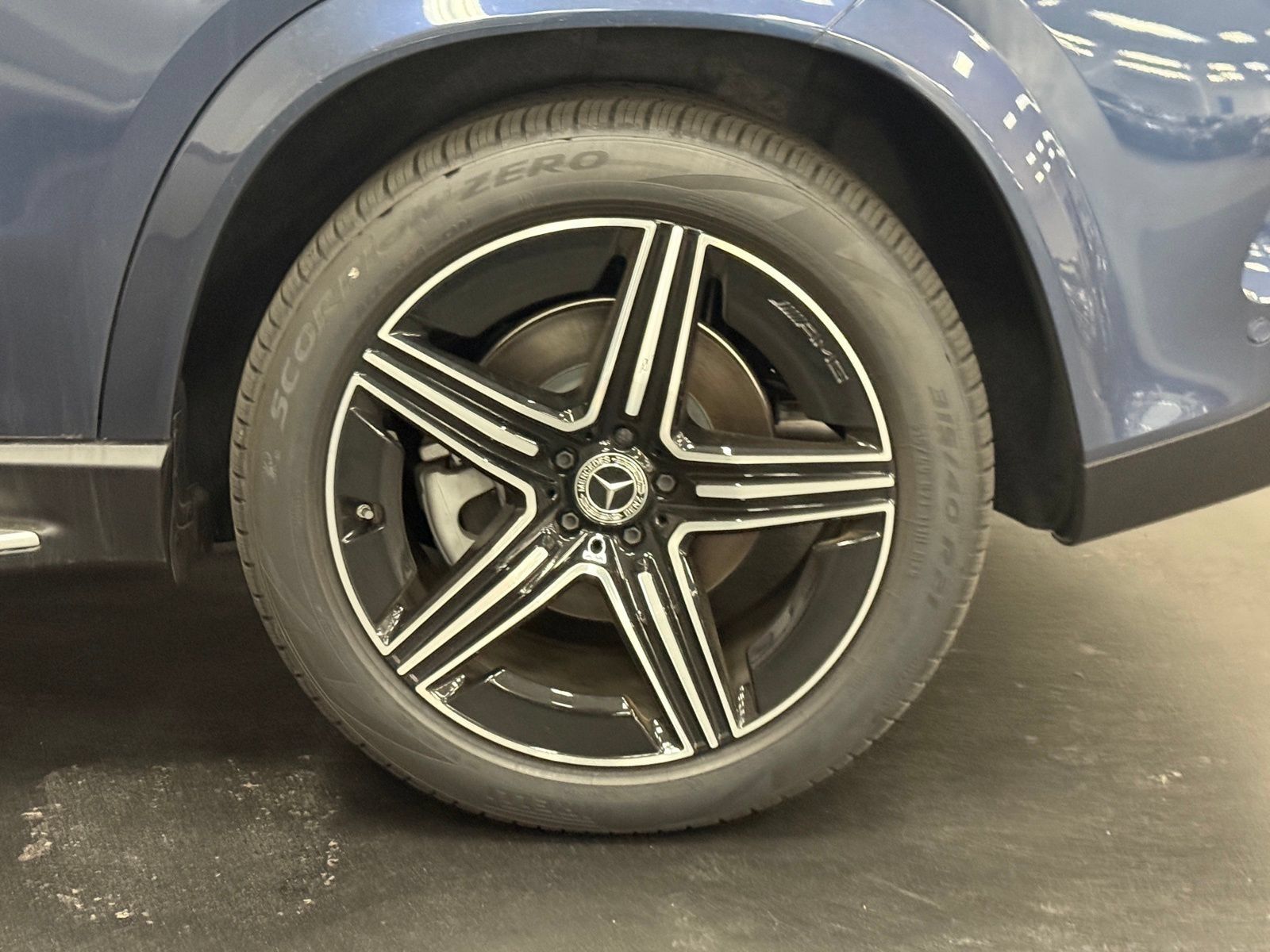 Used 2025 Mercedes-Benz GLE 350 4MATIC image 13