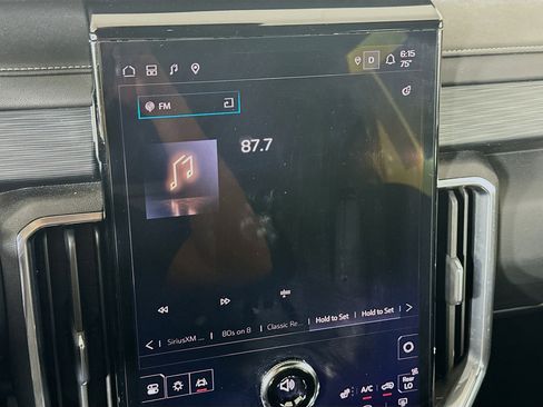 Used 2025 GMC Acadia Elevation image 19