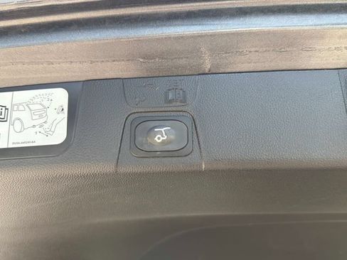 Used 2017 Ford C-MAX Energi Titanium w/ Equipment Group 501A FWD image 13