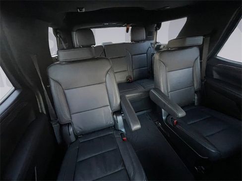 Used 2024 Chevrolet Tahoe Z71 w/ Luxury Package image 18