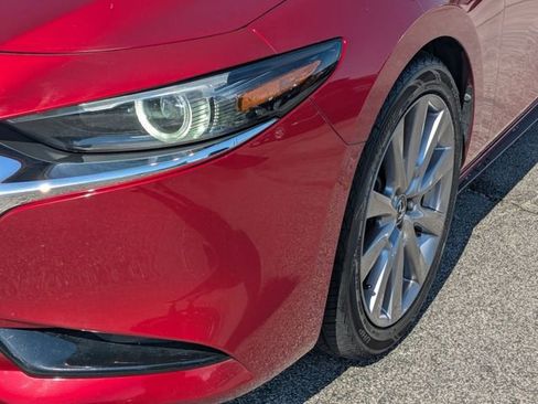 Used 2019 MAZDA MAZDA3 Sedan w/ Premium Package FWD image 9