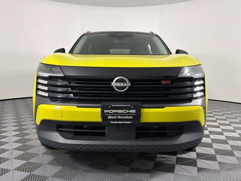 Used 2025 Nissan Kicks SR w/ SR Premium Package FWD image 6