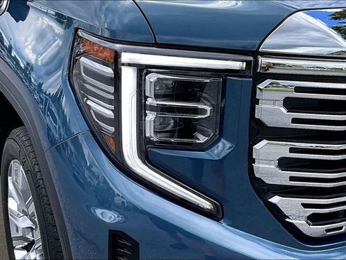 Certified 2025 GMC Sierra 1500 Denali w/ Denali Reserve Package AWD/4WD image 31