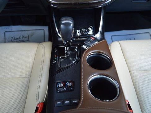 Used 2013 Toyota Avalon Limited FWD image 24