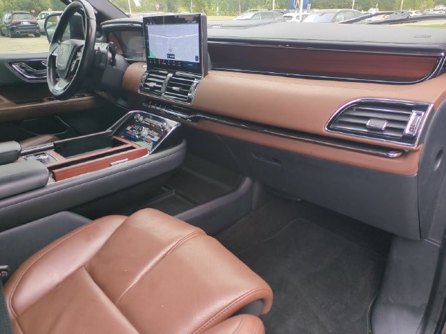 Used 2023 Lincoln Navigator Reserve AWD/4WD image 28