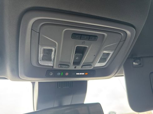 Used 2022 GMC Sierra 1500 Elevation w/ Preferred Package image 16