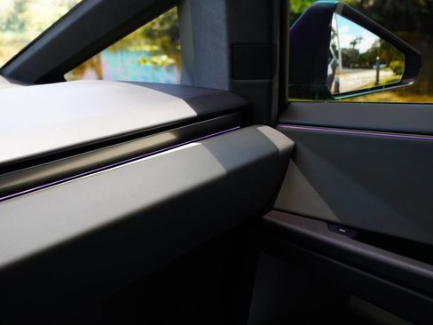Used 2024 Tesla Cybertruck AWD Crew Cab image 35