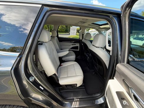 Used 2021 Kia Telluride EX w/ EX Premium Package AWD/4WD image 16