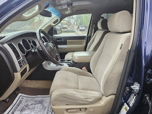 Used 2008 Toyota Sequoia SR5 AWD/4WD image 9