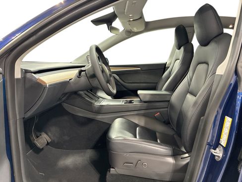 Certified 2023 Tesla Model Y Long Range AWD/4WD image 9