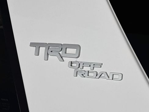 Used 2023 Toyota 4Runner TRD Off-Road Premium w/ Moonroof Package AWD/4WD image 25