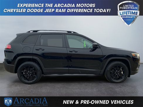 Used 2023 Jeep Cherokee Altitude Lux image 6