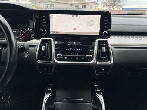 Used 2023 Kia Sorento EX image 27