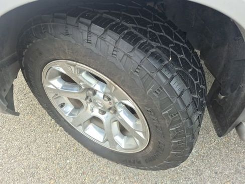 Used 2017 RAM 1500 Laramie w/ Convenience Group image 28