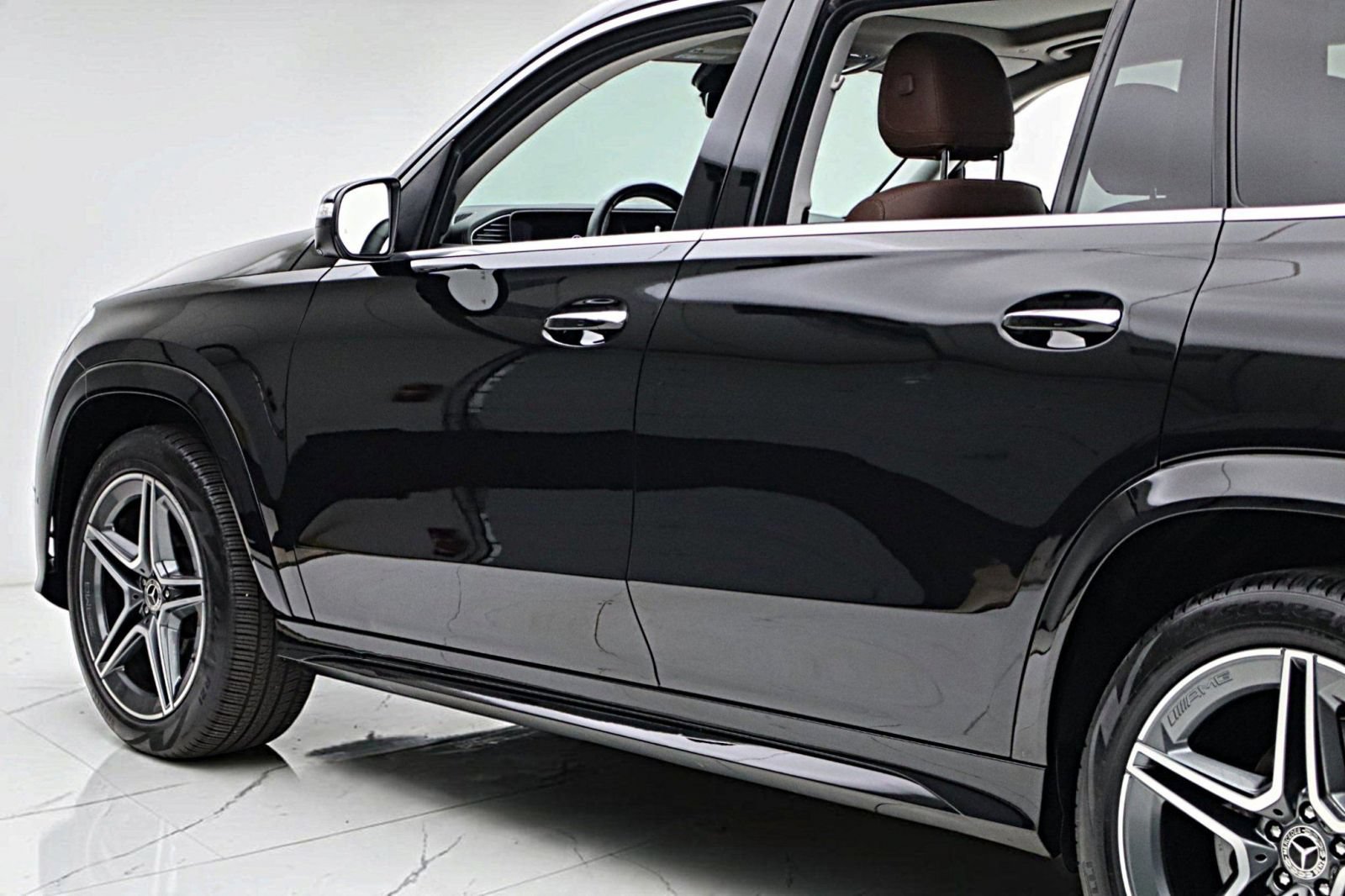 Used 2024 Mercedes-Benz GLS 450 4MATIC image 7