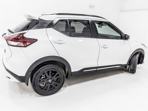Used 2023 Nissan Kicks SR w/ SR Premium Package image 8