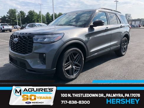 Used 2025 Ford Explorer ST-Line w/ ST-Line Street Pack image 1