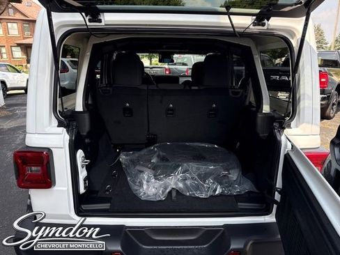 New 2025 Jeep Wrangler Sahara image 7