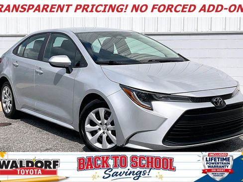 Used 2024 Toyota Corolla LE FWD image 1