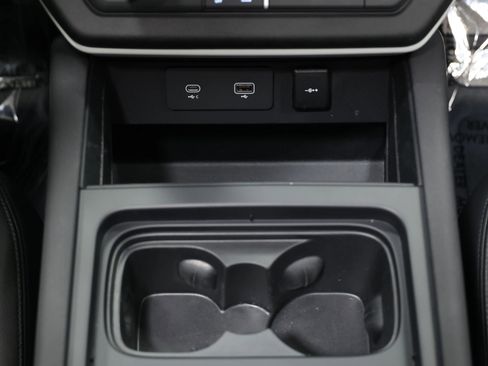 Used 2022 Land Rover Defender 110 SE image 35