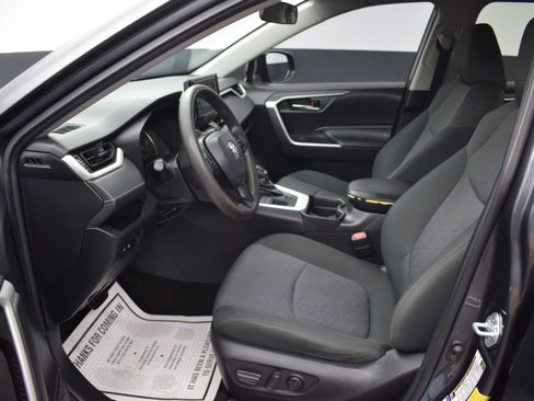 Used 2021 Toyota RAV4 XLE AWD/4WD image 13
