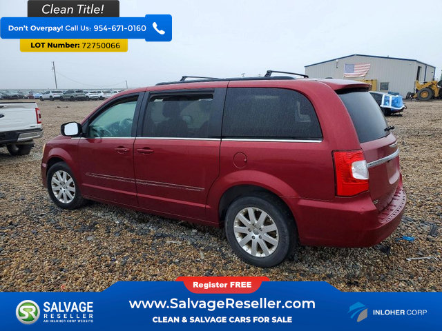 Used 2013 Chrysler Town & Country Touring FWD image 3