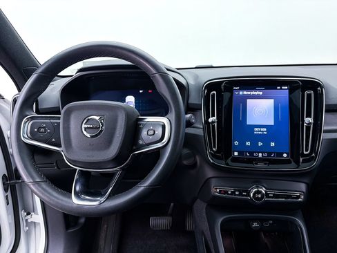 Used 2023 Volvo XC40 Recharge Plus AWD/4WD image 6