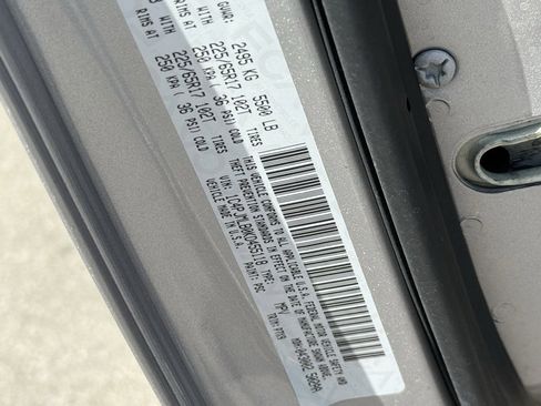 Used 2019 Jeep Cherokee Latitude Plus w/ Comfort/Convenience Group image 36