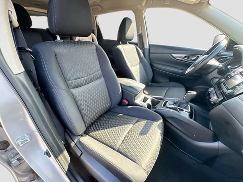 Used 2017 Nissan Rogue SV FWD image 33