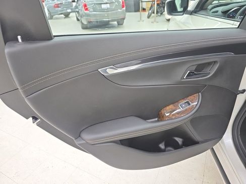 Used 2014 Chevrolet Impala LT w/ Convenience Package FWD image 13