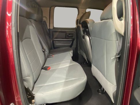 Used 2018 RAM 1500 Express AWD/4WD image 27