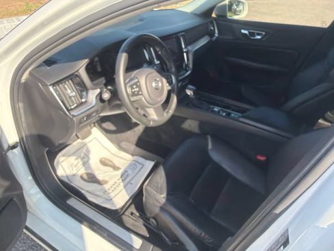 Used 2019 Volvo S60 T6 Momentum w/ Multimedia Package AWD/4WD image 12