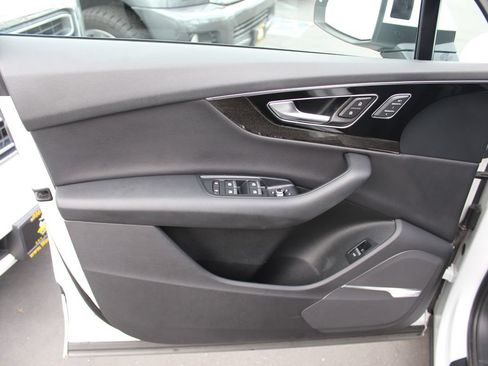 Used 2019 Audi Q7 3.0T Prestige w/ Prestige Package AWD/4WD image 20