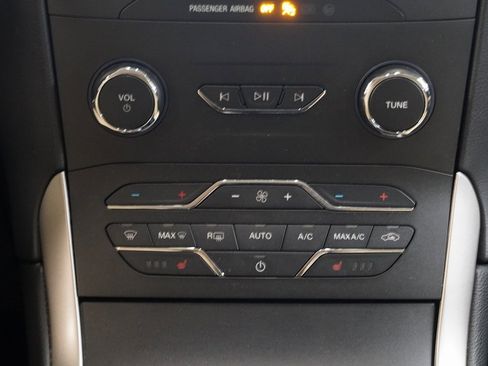 Used 2019 Ford Edge SEL w/ Equipment Group 201A image 20