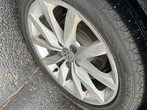 Used 2015 Volkswagen Golf SEL image 30