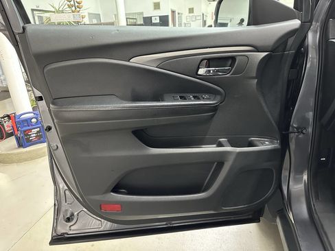 Used 2019 Honda Ridgeline RTL-T image 10