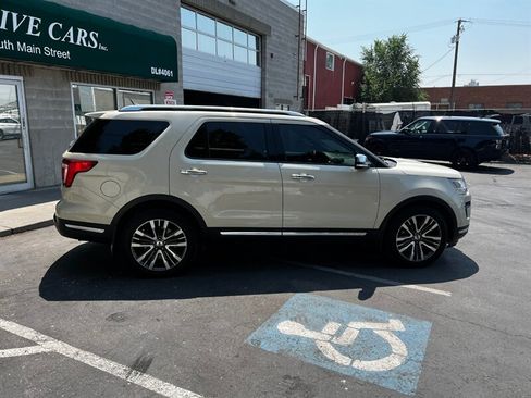 Used 2018 Ford Explorer Platinum AWD/4WD image 8